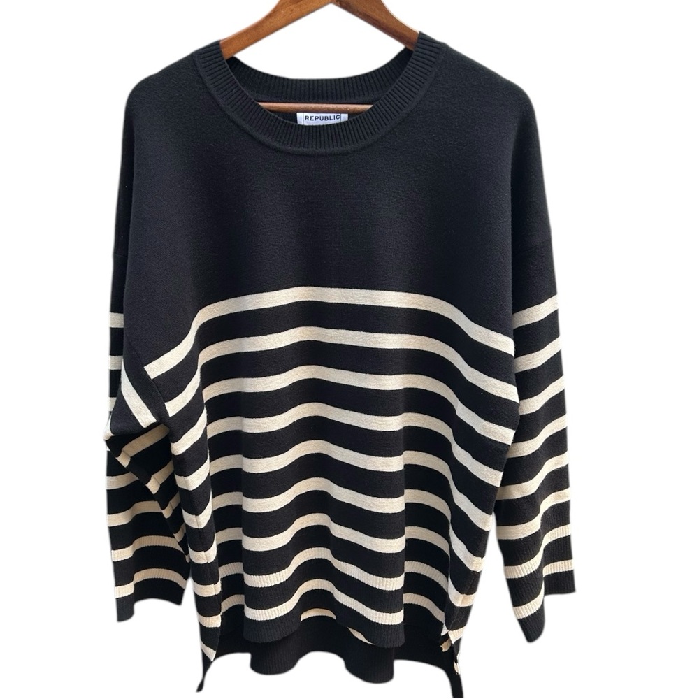 For The Republic Women’s Pull Over Sweater 2XL Black Cream Striped Split Hem